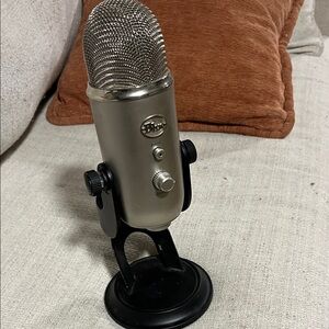 Yeti Silver USB Microphone